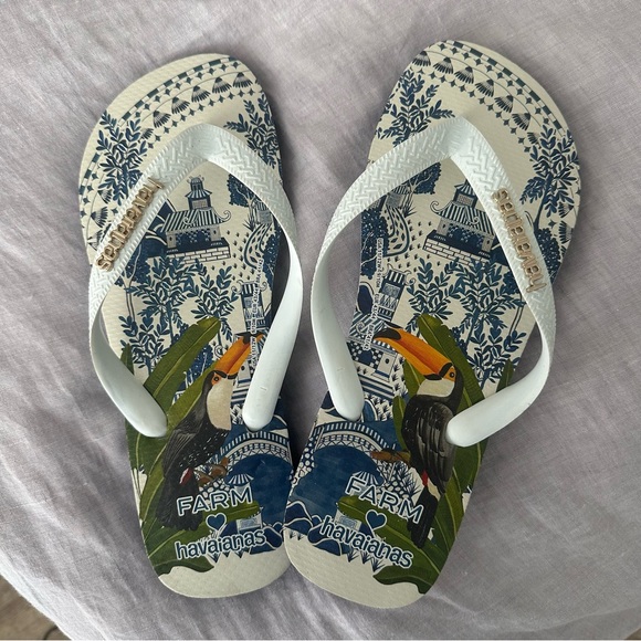 Havaianas x Farm Rio toucan flip flops - Picture 1 of 5
